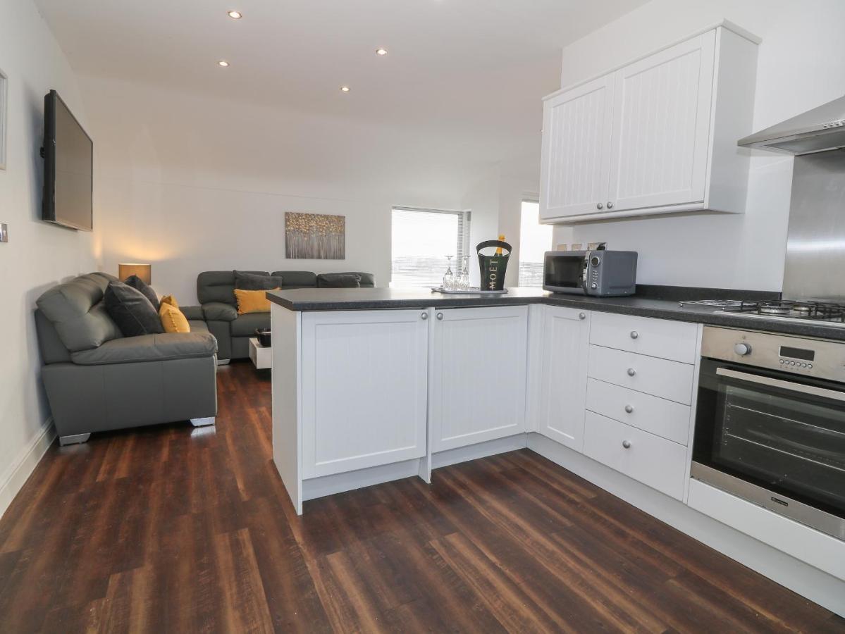 Villa 8 Marina View Pwllheli Exterior foto